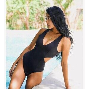 Yukari Swim One Piece Women's Large Swim Sexy Tummy Control Monockini Cut Out